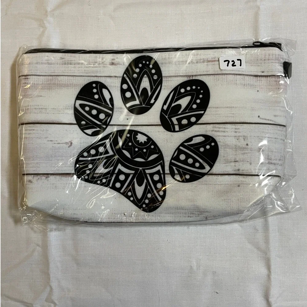 Unbranded Zippered Pouch Unisex OS White NWT Mandala Paw Print Rustic Wood Plank